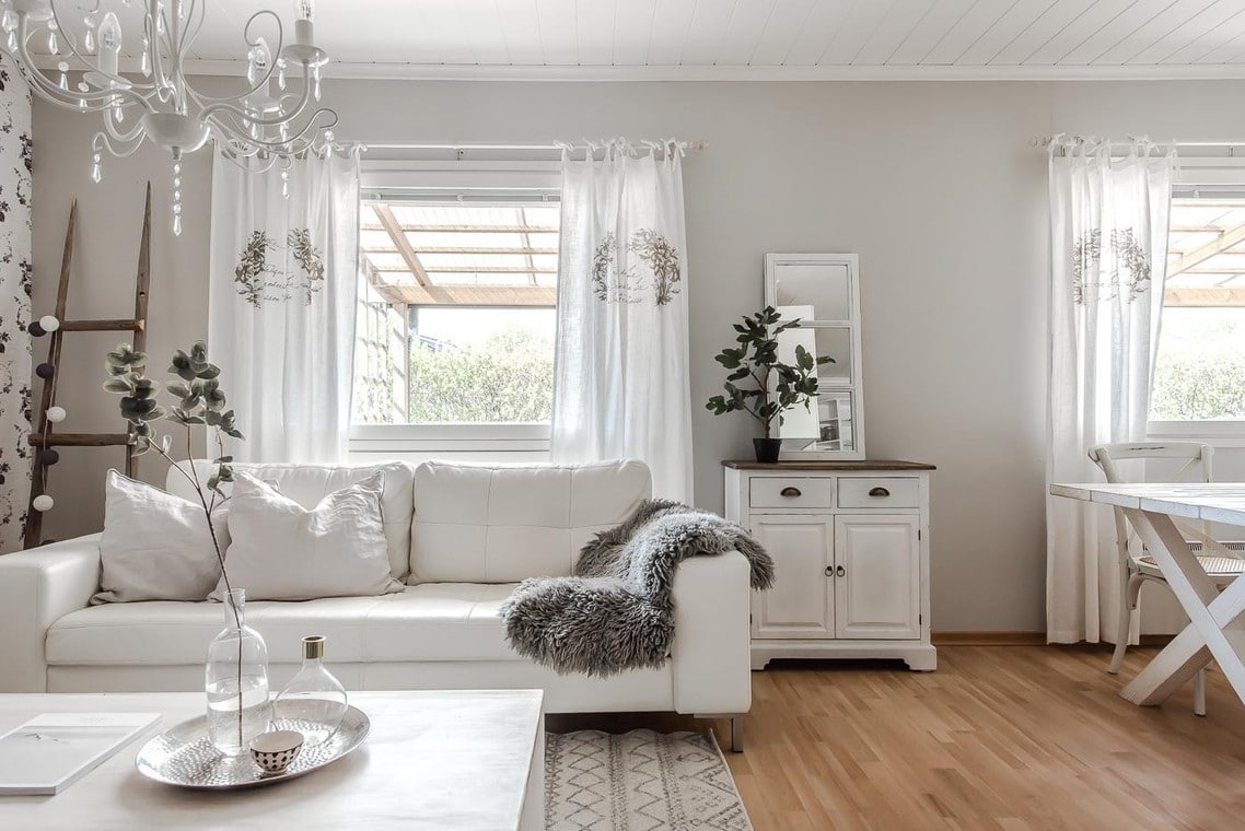 Obývací pokoj v romantickém stylu - ilustrační obrázek, zdroj