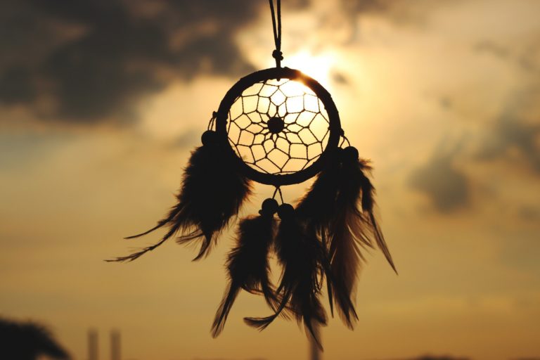 Lapač snů – krásná dekorace, ale hlavně amulet na polapení zlých snů