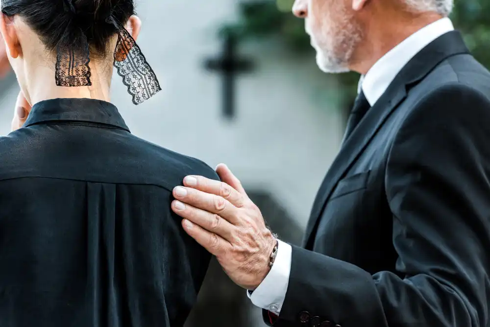 Jak se obléknout na pohřeb: co si vzít na sebe a čemu se vyhnout? 1 shutterstock 1500621305
