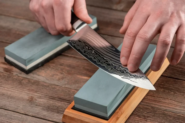 Jak nabrousit nůž a jak o něj pečovat, abyste udrželi ostří v kondici