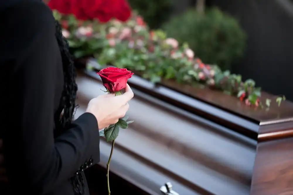 Jak se obléknout na pohřeb: co si vzít na sebe a čemu se vyhnout? 11 shutterstock 87196501