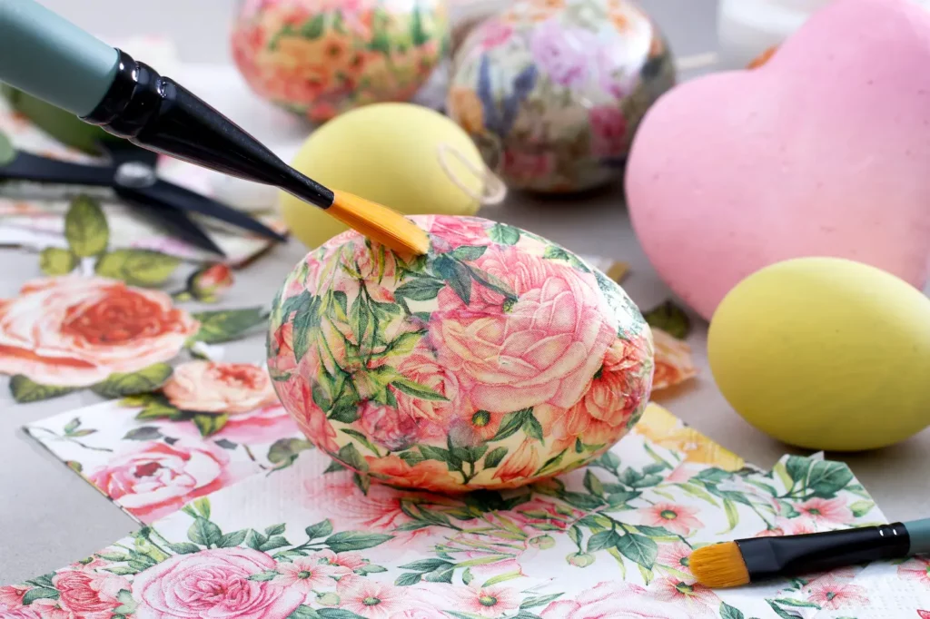 Jak ozdobit velikonoční vajíčka: Jednoduché a originální nápady 8 shutterstock 1620432109