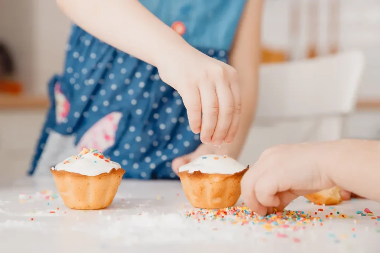 Dobrodružství v říši sladkého: Jak ozdobit muffiny pro děti